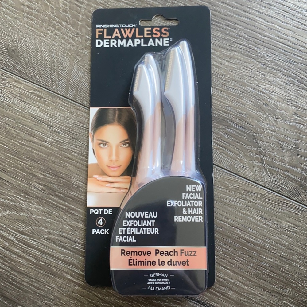 NWT - Finishing Touch Flawless Dermaplane Four Razors